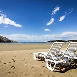 Beachfront Apartment Lopar