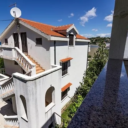 Апартаменты Beachfront *