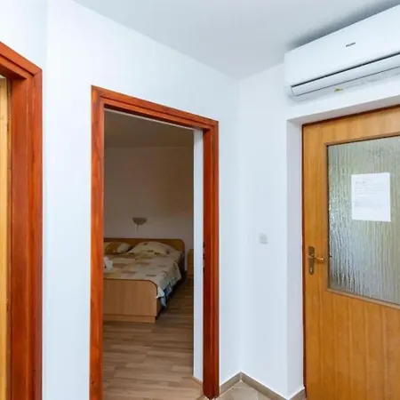 Beachfront Апартаменты