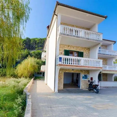 Апартаменты Beachfront